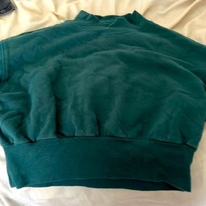 Green long sleeve hoodie cropped